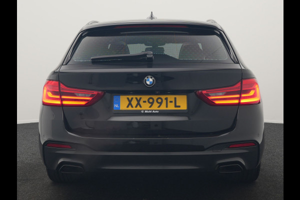 BMW 5 Serie Touring 520i M Sport 184pk Dealer O.H. | Panodak | Head Up | 360 Camera | Lederen Comfortstoelen Memory & Verwarmd | Sfeerverlichting | Blis | Apple Carplay | Stuur Verwarmd | Adaptive LED | Navigatie | DAB | 19"L.M |