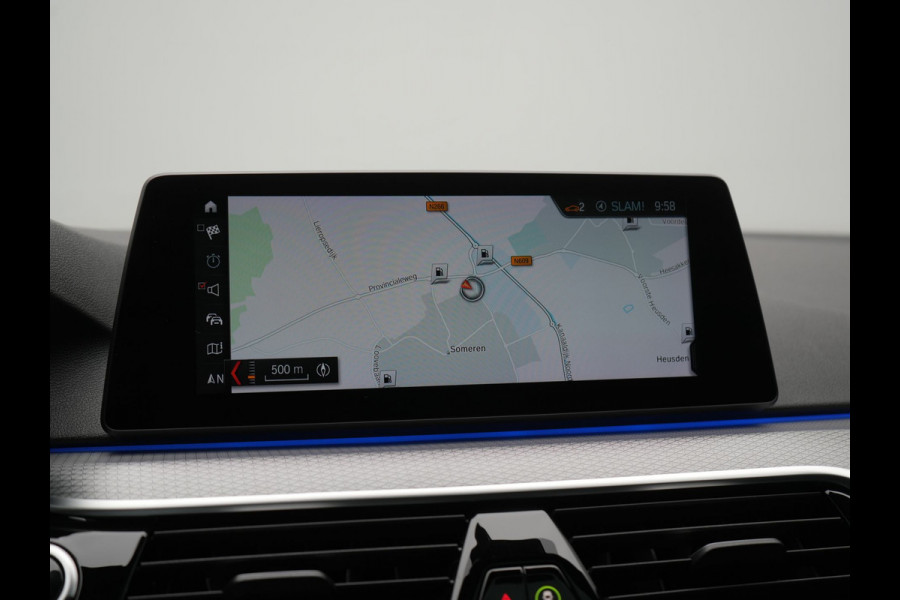 BMW 5 Serie Touring 520i M Sport 184pk Dealer O.H. | Panodak | Head Up | 360 Camera | Lederen Comfortstoelen Memory & Verwarmd | Sfeerverlichting | Blis | Apple Carplay | Stuur Verwarmd | Adaptive LED | Navigatie | DAB | 19"L.M |
