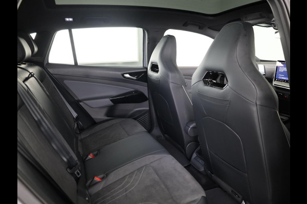 Volkswagen ID.4 Pro Limited Edition Plus 77 kWh accu 210 kW / 286 / Panoramadak / Trekhaak / Massage / IQ-light