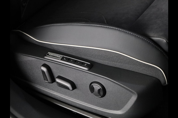 Volkswagen ID.4 Pro Limited Edition Plus 77 kWh accu 210 kW / 286 / Panoramadak / Trekhaak / Massage / IQ-light