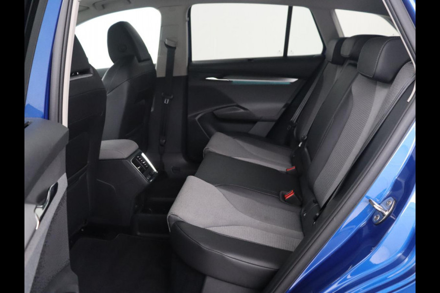 Škoda ENYAQ iV 60 | SOH 92,1 % | Trekhaak | Pano.Dak | LED | Stoelverwarming | Navigatie | Apple Carplay |
