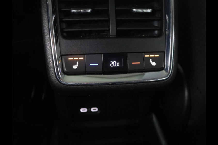 Škoda ENYAQ iV 60 | SOH 92,1 % | Trekhaak | Pano.Dak | LED | Stoelverwarming | Navigatie | Apple Carplay |