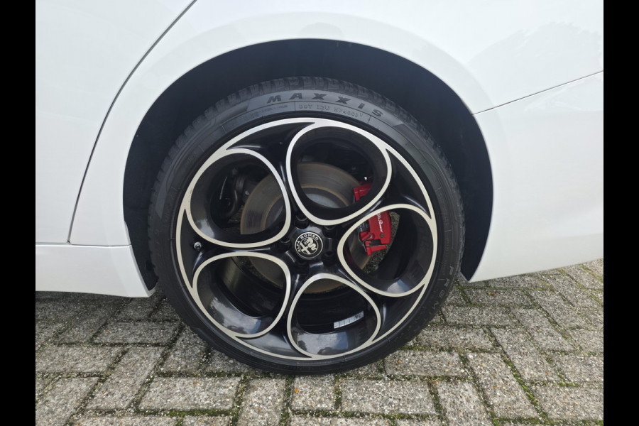 Alfa Romeo Giulia 2.0 T GME AWD Veloce | Adas 2 pakket |
