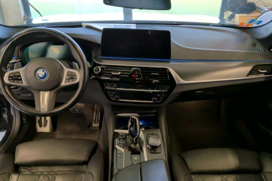 BMW 5 Serie Touring 530e xDrive M-Sport Pro Pano Trekh ACC HUD H/K Massage+Koel 4WS DDC