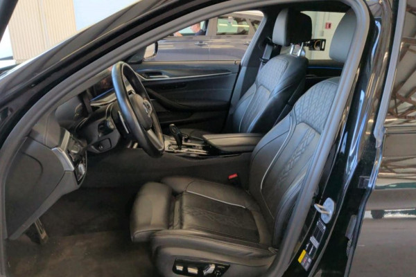 BMW 5 Serie Touring 530e xDrive M-Sport Pro Pano Trekh ACC HUD H/K Massage+Koel 4WS DDC