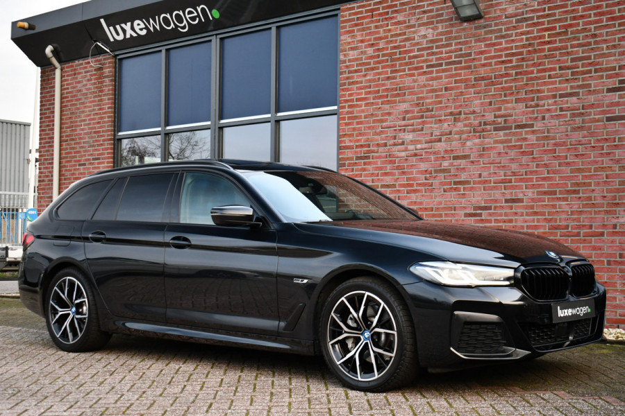 BMW 5 Serie Touring 530e xDrive M-Sport Pro Pano Trekh ACC HUD H/K Massage+Koel 4WS DDC