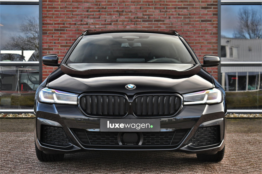 BMW 5 Serie Touring 530e xDrive M-Sport Pro Pano Trekh ACC HUD H/K Massage+Koel 4WS DDC
