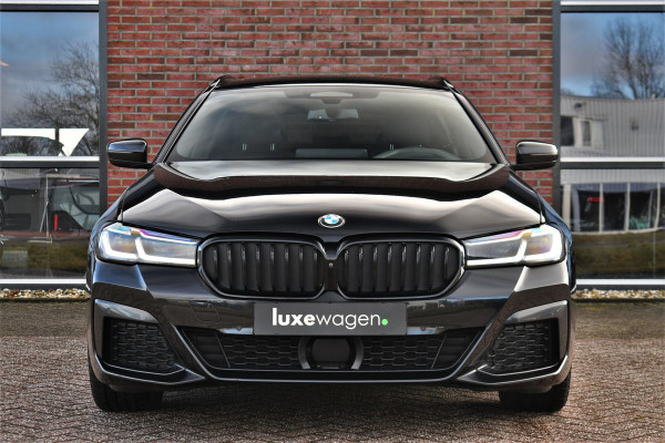 BMW 5 Serie Touring 530e xDrive M-Sport Pro Pano Trekh ACC HUD H/K Massage+Koel 4WS DDC