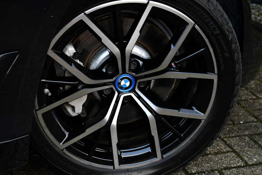 BMW 5 Serie Touring 530e xDrive M-Sport Pro Pano Trekh ACC HUD H/K Massage+Koel 4WS DDC