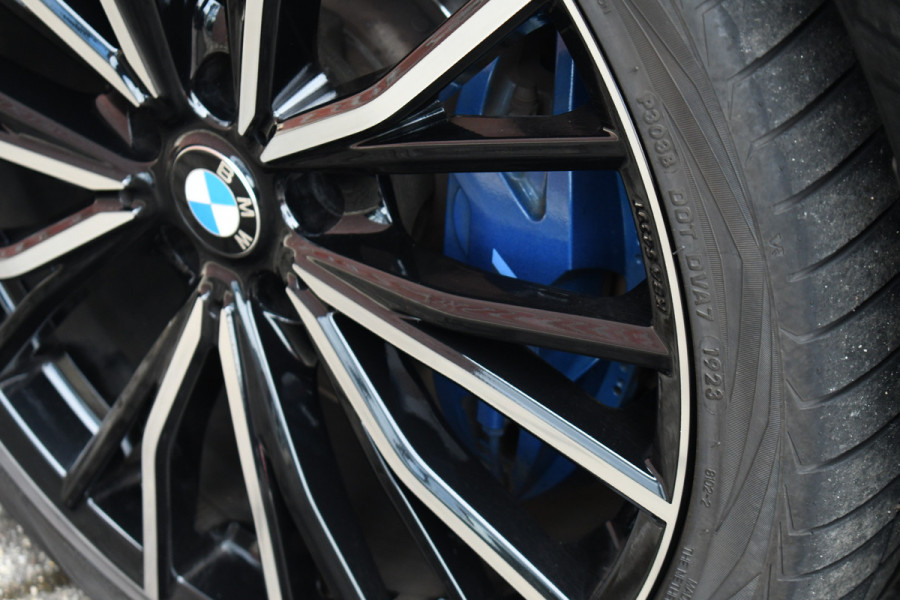 BMW 5 Serie Touring 530e xDrive M-Sport Pro Pano Trekh ACC HUD H/K Massage+Koel 4WS DDC