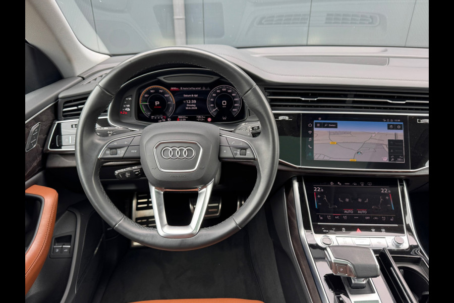Audi Q8 55 TFSI QUATTRO * S-line * Panoramadak * Stoel koeling/verwarming * Stoel/spiegel memory *