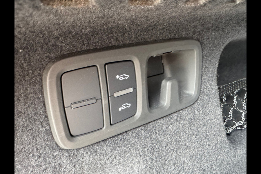 Audi Q8 55 TFSI QUATTRO * S-line * Panoramadak * Stoel koeling/verwarming * Stoel/spiegel memory *