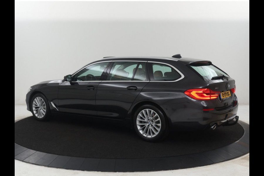 BMW 5 Serie Touring 530i xDrive High Executive | Pano.Dak | Trekhaak | Head-Up | Camera | Stoelverwarming | Stuurwielverwarming |