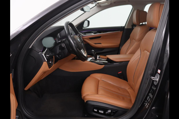 BMW 5 Serie Touring 530i xDrive High Executive | Pano.Dak | Trekhaak | Head-Up | Camera | Stoelverwarming | Stuurwielverwarming |