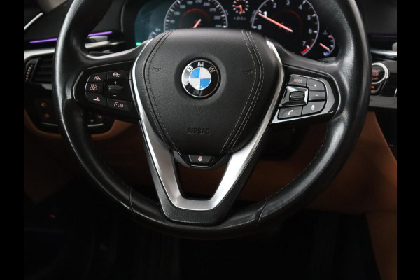 BMW 5 Serie Touring 530i xDrive High Executive | Pano.Dak | Trekhaak | Head-Up | Camera | Stoelverwarming | Stuurwielverwarming |