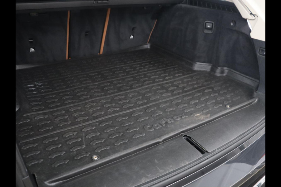 BMW 5 Serie Touring 530i xDrive High Executive | Pano.Dak | Trekhaak | Head-Up | Camera | Stoelverwarming | Stuurwielverwarming |