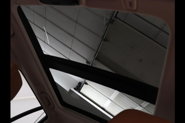 BMW 5 Serie Touring 530i xDrive High Executive | Pano.Dak | Trekhaak | Head-Up | Camera | Stoelverwarming | Stuurwielverwarming |