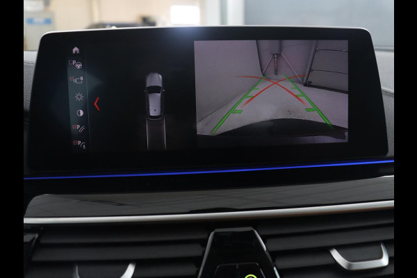 BMW 5 Serie Touring 530i xDrive High Executive | Pano.Dak | Trekhaak | Head-Up | Camera | Stoelverwarming | Stuurwielverwarming |