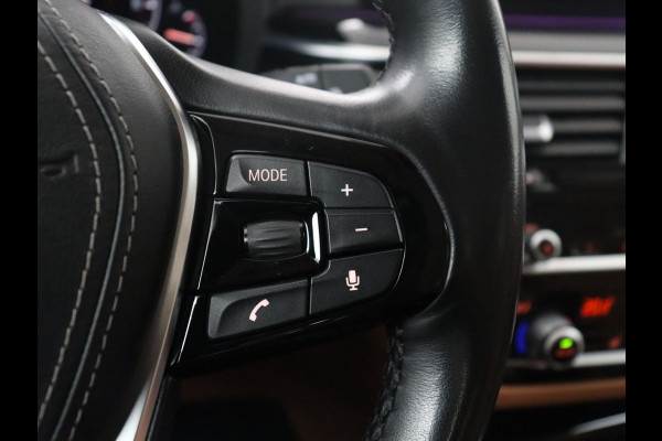 BMW 5 Serie Touring 530i xDrive High Executive | Pano.Dak | Trekhaak | Head-Up | Camera | Stoelverwarming | Stuurwielverwarming |