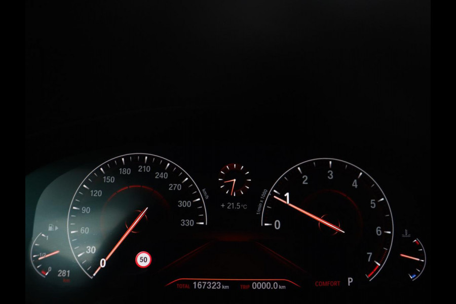 BMW 5 Serie Touring 530i xDrive High Executive | Pano.Dak | Trekhaak | Head-Up | Camera | Stoelverwarming | Stuurwielverwarming |