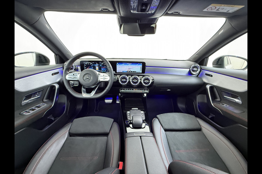 Mercedes-Benz A-Klasse A 180 AMG line | Night Pano Sfeer