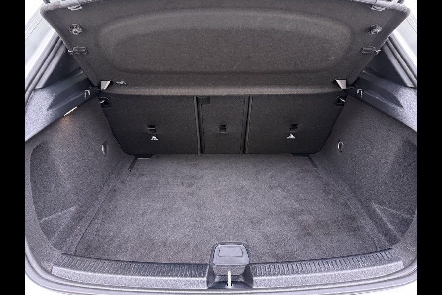 Mercedes-Benz A-Klasse A 180 AMG line | Night Pano Sfeer