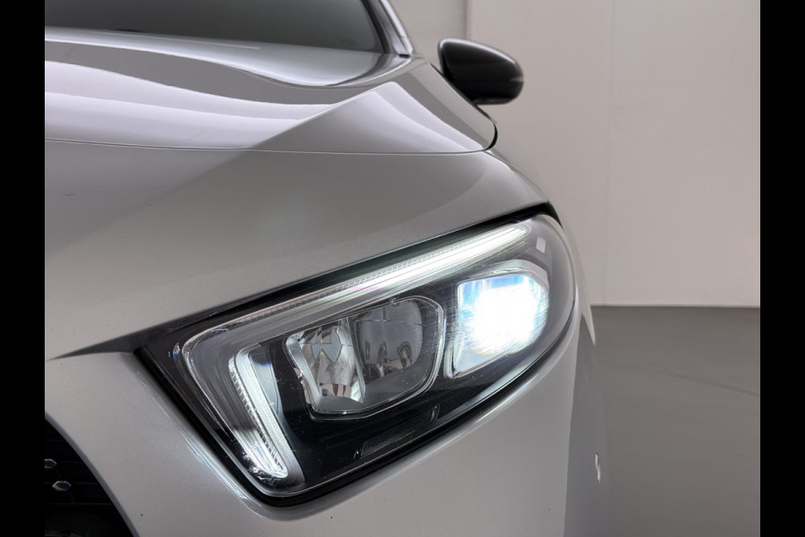 Mercedes-Benz A-Klasse A 180 AMG line | Night Pano Sfeer
