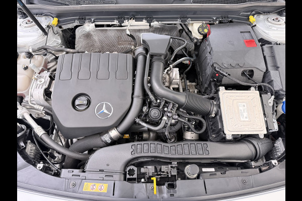Mercedes-Benz A-Klasse A 180 AMG line | Night Pano Sfeer