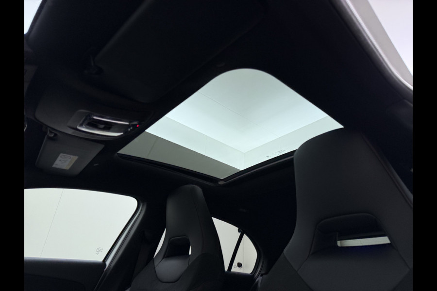 Mercedes-Benz A-Klasse A 180 AMG line | Night Pano Sfeer