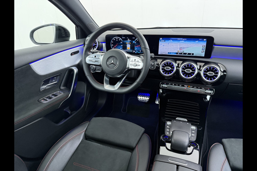 Mercedes-Benz A-Klasse A 180 AMG line | Night Pano Sfeer