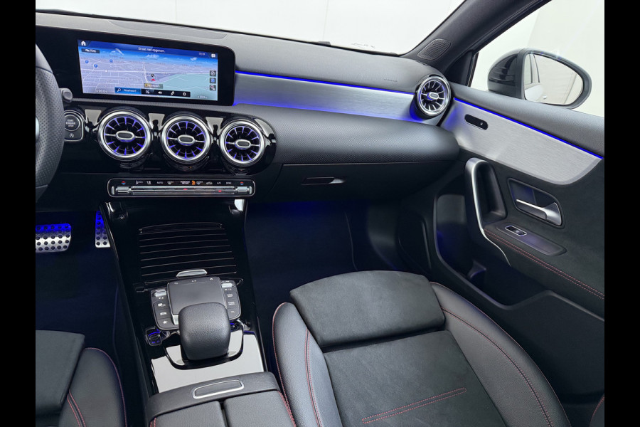 Mercedes-Benz A-Klasse A 180 AMG line | Night Pano Sfeer