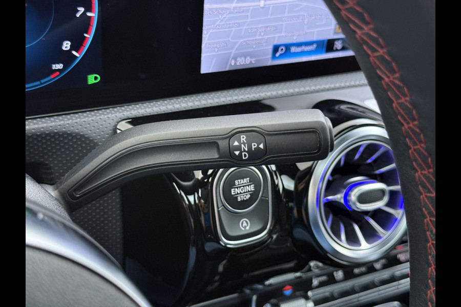 Mercedes-Benz A-Klasse A 180 AMG line | Night Pano Sfeer
