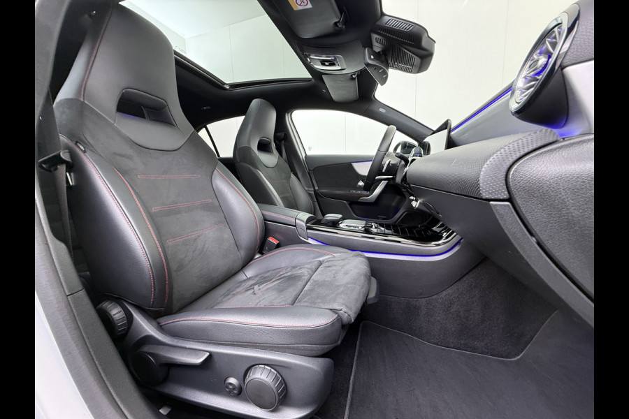 Mercedes-Benz A-Klasse A 180 AMG line | Night Pano Sfeer