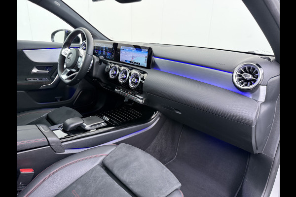 Mercedes-Benz A-Klasse A 180 AMG line | Night Pano Sfeer