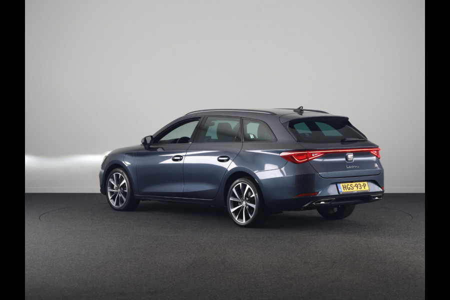 Seat Leon Sportstourer 1.5 TSI e-Hybrid FR PHEV First Edition 204pk | Verlengde garantie | Navigatie | Parkeersensoren | Achteruitrijcamera | Adaptieve cruise control |