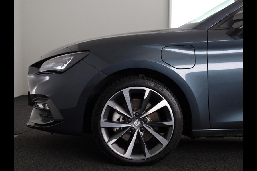 Seat Leon Sportstourer 1.5 TSI e-Hybrid FR PHEV First Edition 204pk | Verlengde garantie | Navigatie | Parkeersensoren | Achteruitrijcamera | Adaptieve cruise control |