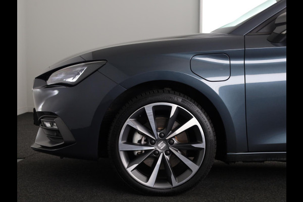 Seat Leon Sportstourer 1.5 TSI e-Hybrid FR PHEV First Edition 204pk | Verlengde garantie | Navigatie | Parkeersensoren | Achteruitrijcamera | Adaptieve cruise control |