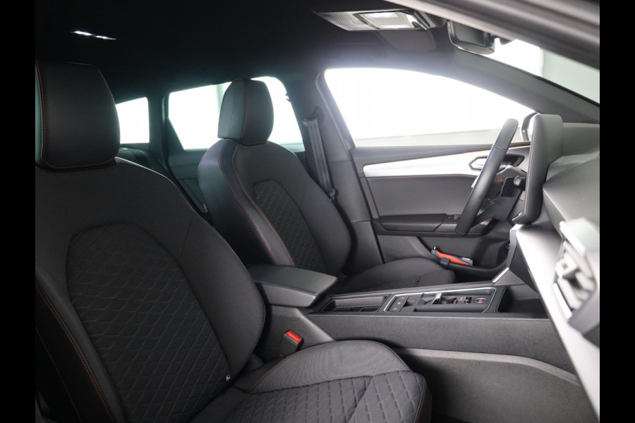 Seat Leon Sportstourer 1.5 TSI e-Hybrid FR PHEV First Edition 204pk | Verlengde garantie | Navigatie | Parkeersensoren | Achteruitrijcamera | Adaptieve cruise control |
