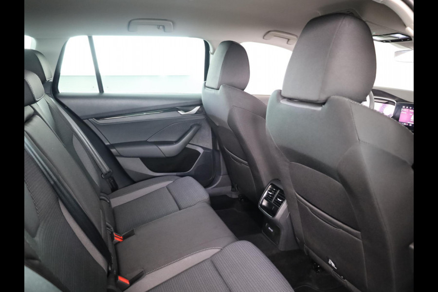 Škoda Octavia Combi Selection 1.5 TSI 115 pk Verlengde garantie | Navigatie via App | Parkeersensoren | Cruise controle