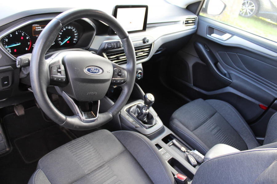 Ford FOCUS Wagon 1.0 EcoBoost Vignale goed onderhouden trekhaak camera parkeerhulp