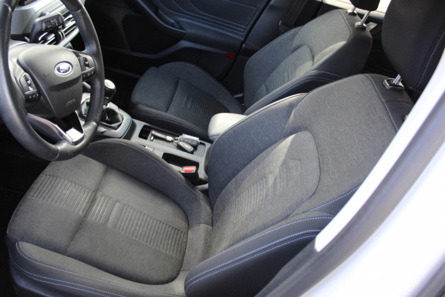 Ford FOCUS Wagon 1.0 EcoBoost Vignale goed onderhouden trekhaak camera parkeerhulp