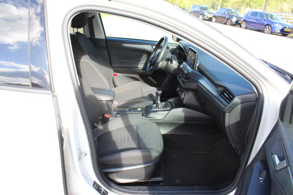 Ford FOCUS Wagon 1.0 EcoBoost Vignale goed onderhouden trekhaak camera parkeerhulp