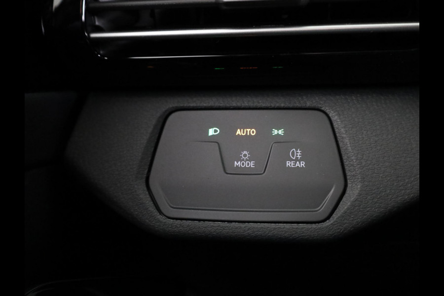 Volkswagen ID.4 Pro Limited Edition 77 kWh accu 210 kW / 286 PK SU Achteruitrijcamera | Stoelverwarming | Carplay