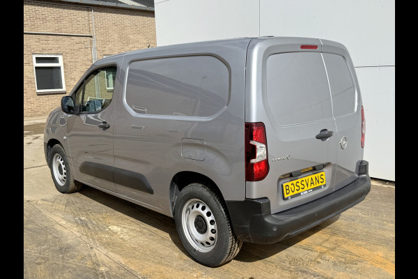 Opel e-Cargo 50kWh 136PK Elektrisch! L1 285KM WLTP Cruise control Carplay Navigatie Climate control Snelladen Parkeersensoren achter
