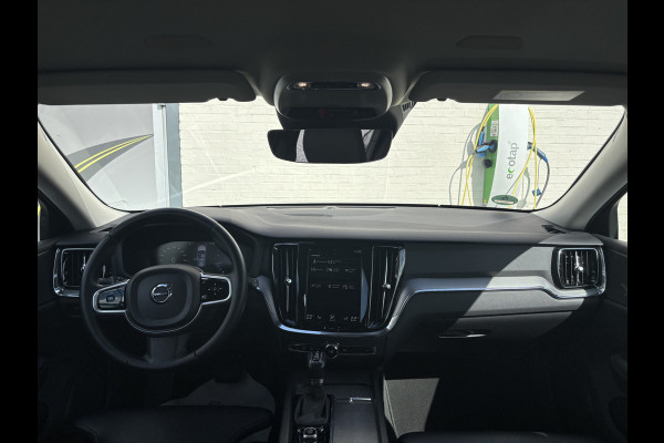 Volvo V60 2.0 T5 Inscription | Zwenkbare trekhaak | Metallic | Apple carplay | Cruise control |