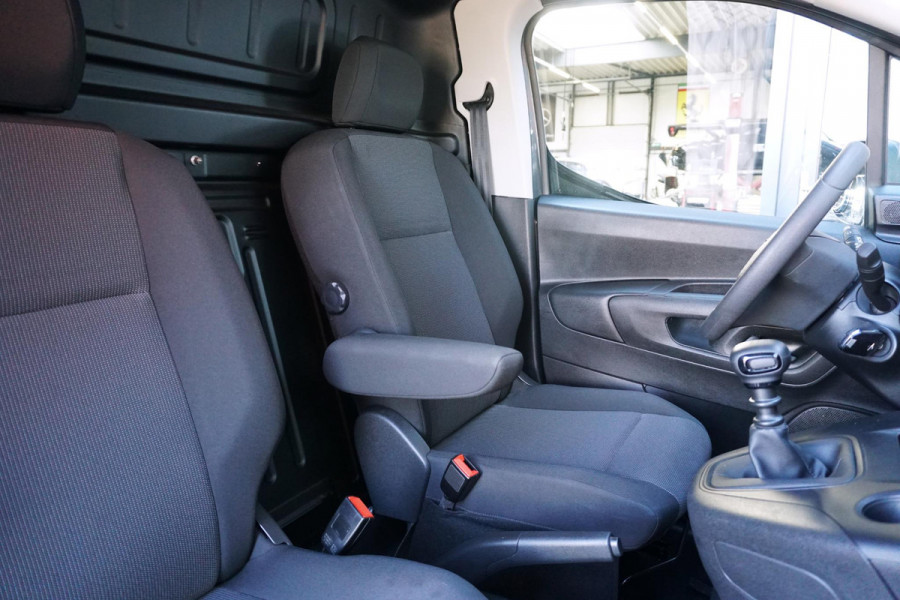 Opel Combo 1.2 Turbo L1H1 Edition *MARGE* + APPLE CARPLAY / TREKHAAK / SENSOREN