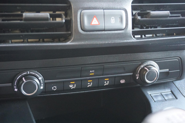 Opel Combo 1.2 Turbo L1H1 Edition *MARGE* + APPLE CARPLAY / TREKHAAK / SENSOREN
