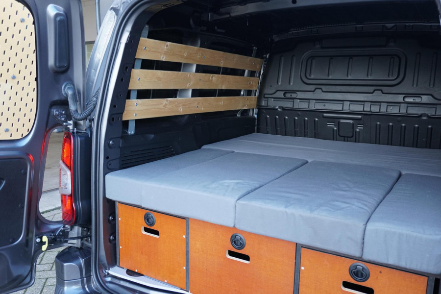 Opel Combo 1.2 Turbo L1H1 Edition *MARGE* + APPLE CARPLAY / TREKHAAK / SENSOREN