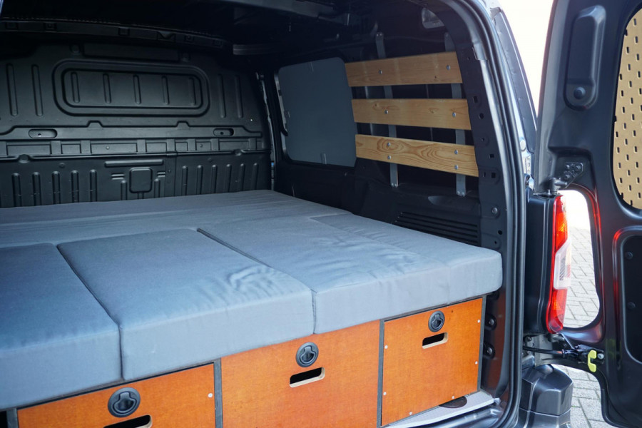 Opel Combo 1.2 Turbo L1H1 Edition *MARGE* + APPLE CARPLAY / TREKHAAK / SENSOREN