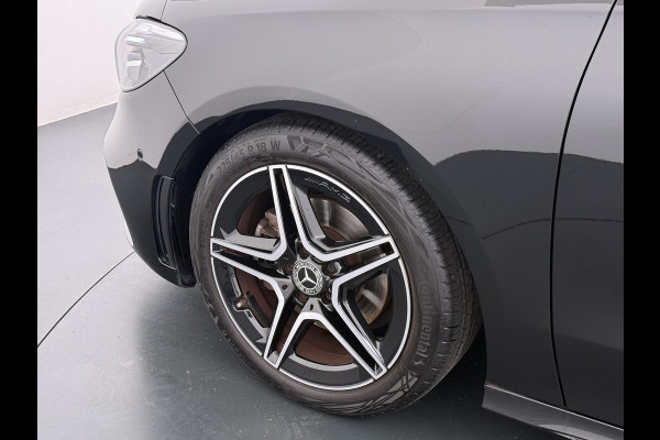Mercedes-Benz B-Klasse 180 AMG line | Pano Memory Multibeam Keyless